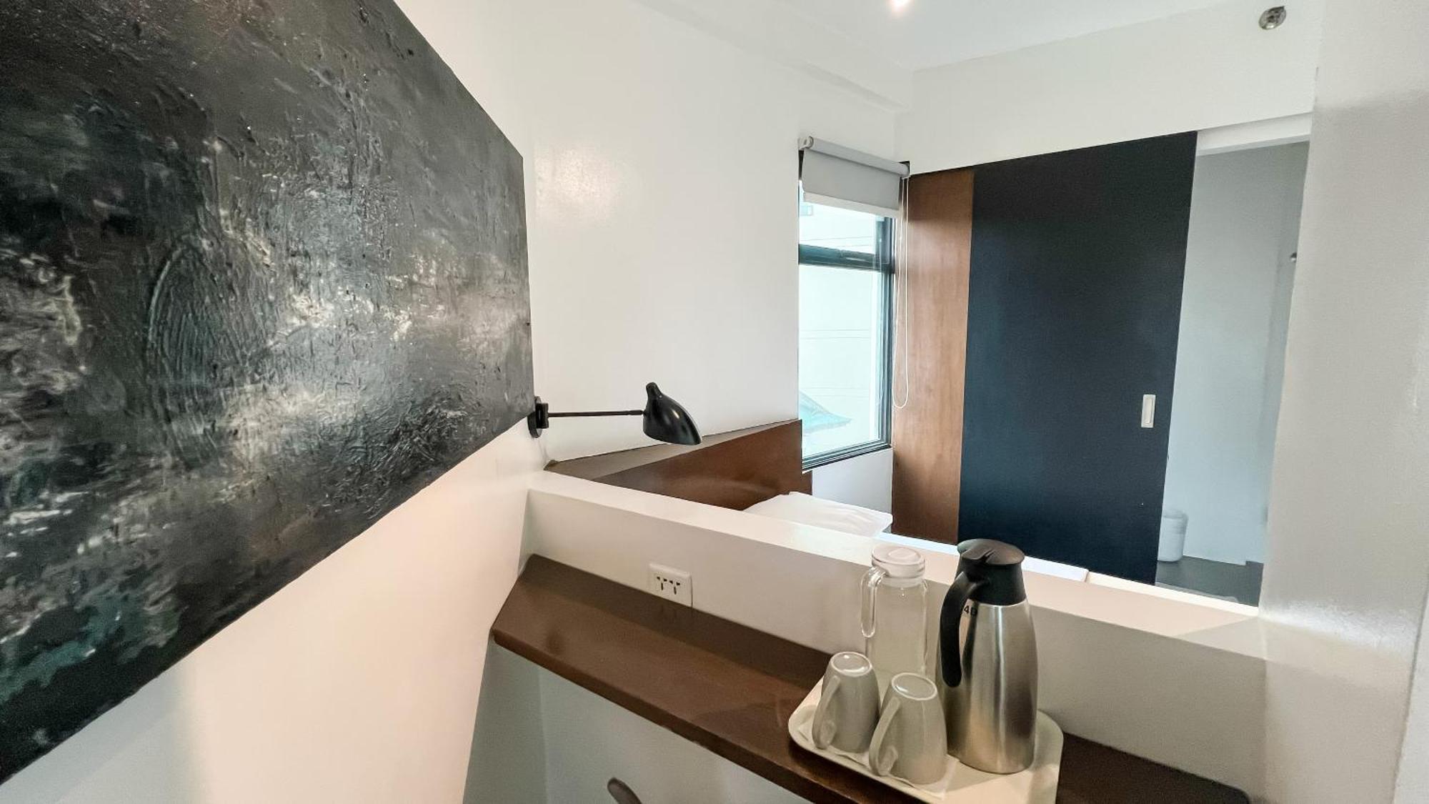 Gomez House Hotel Makati City Екстериор снимка