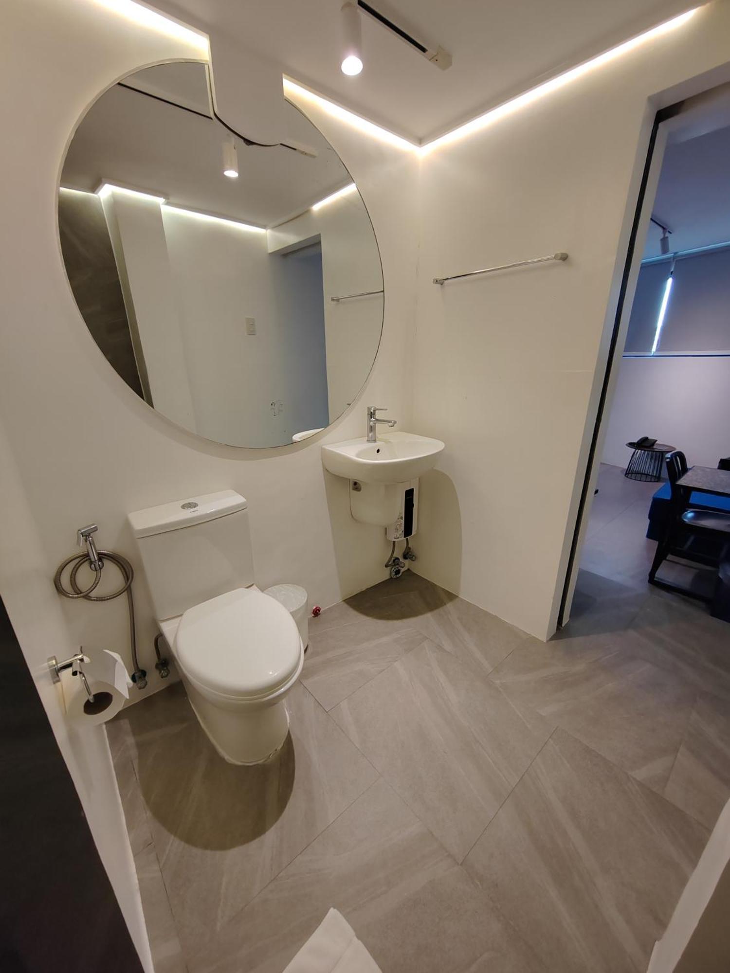 Gomez House Hotel Makati City Екстериор снимка