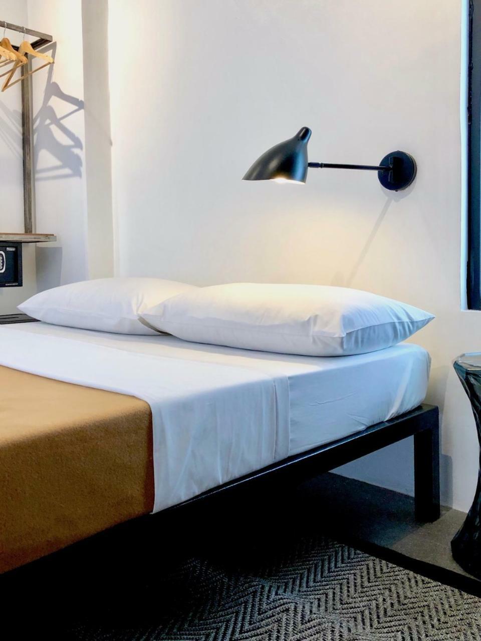 Gomez House Hotel Makati City Екстериор снимка