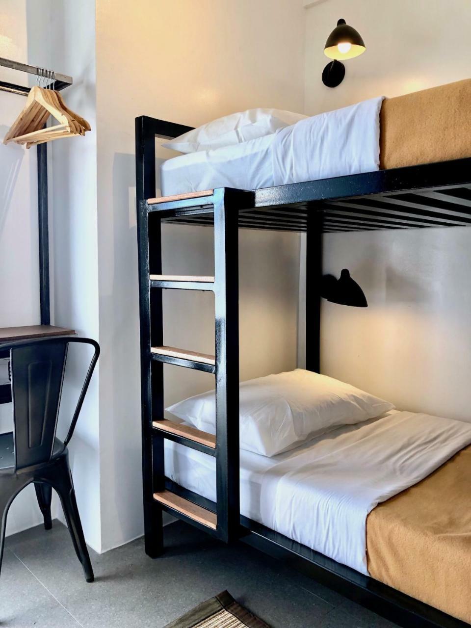 Gomez House Hotel Makati City Екстериор снимка