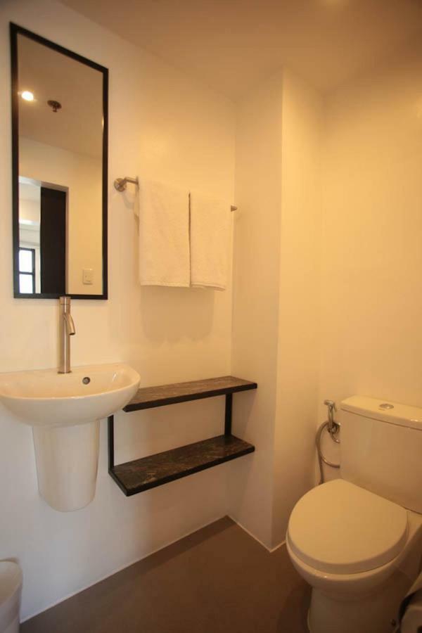 Gomez House Hotel Makati City Екстериор снимка