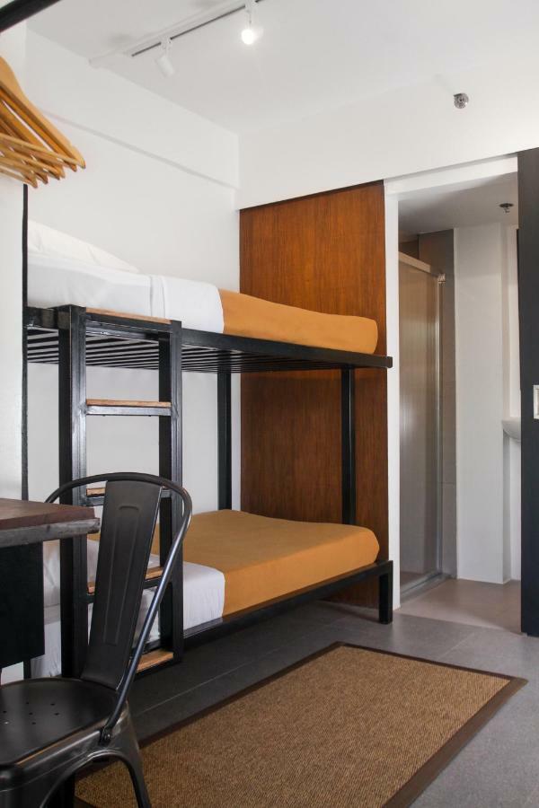 Gomez House Hotel Makati City Екстериор снимка