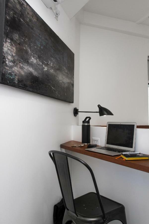Gomez House Hotel Makati City Екстериор снимка