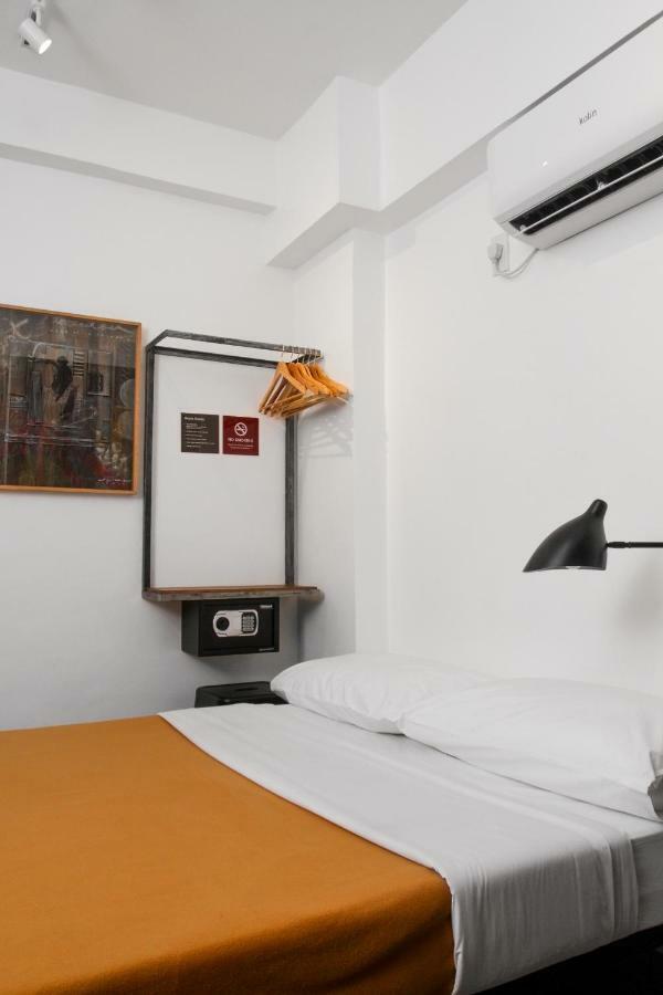 Gomez House Hotel Makati City Екстериор снимка