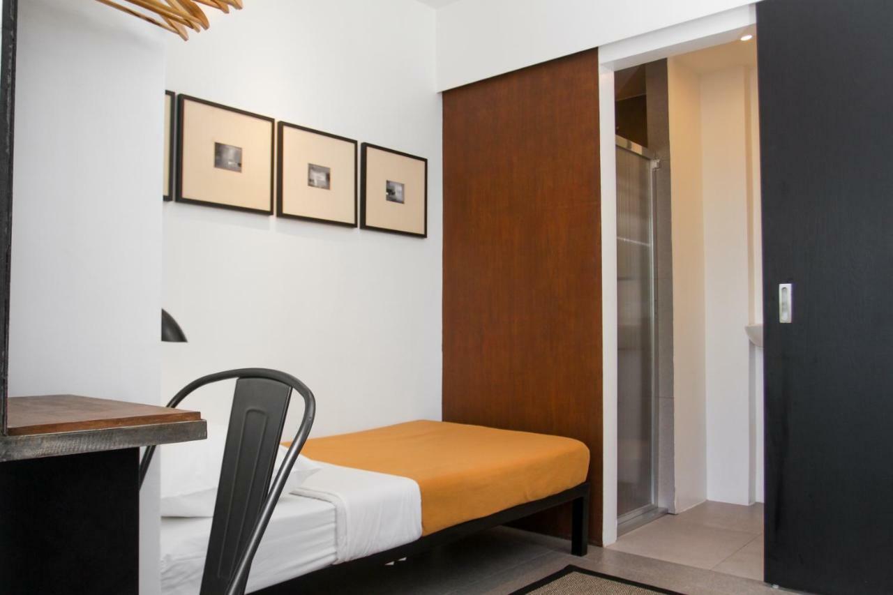 Gomez House Hotel Makati City Екстериор снимка